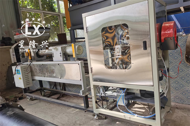 裝袋扎繩一體機(jī) 裝袋扎繩一體機(jī)